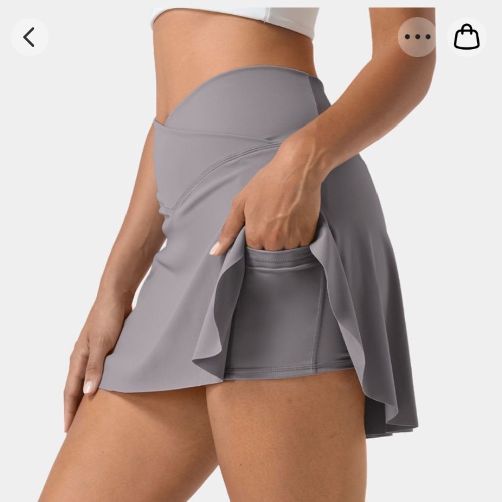 HALARA skirt with pockets